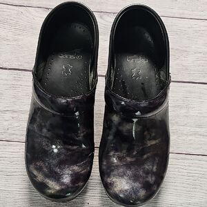 Dansko 38 Black and Blue/green Patterned Clogs